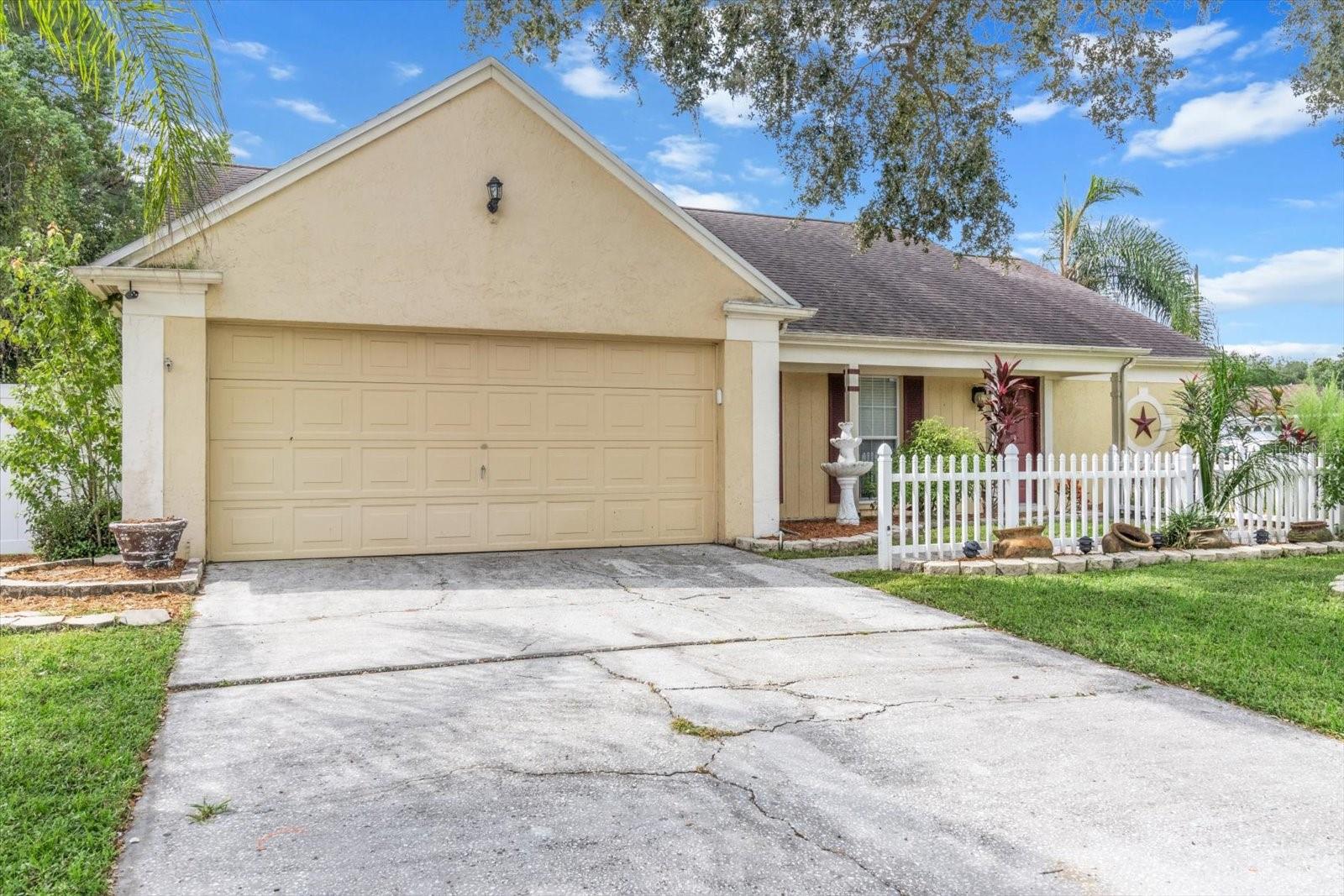 16201 COUNTRY CROSSING DR, TAMPA, FL, 33624