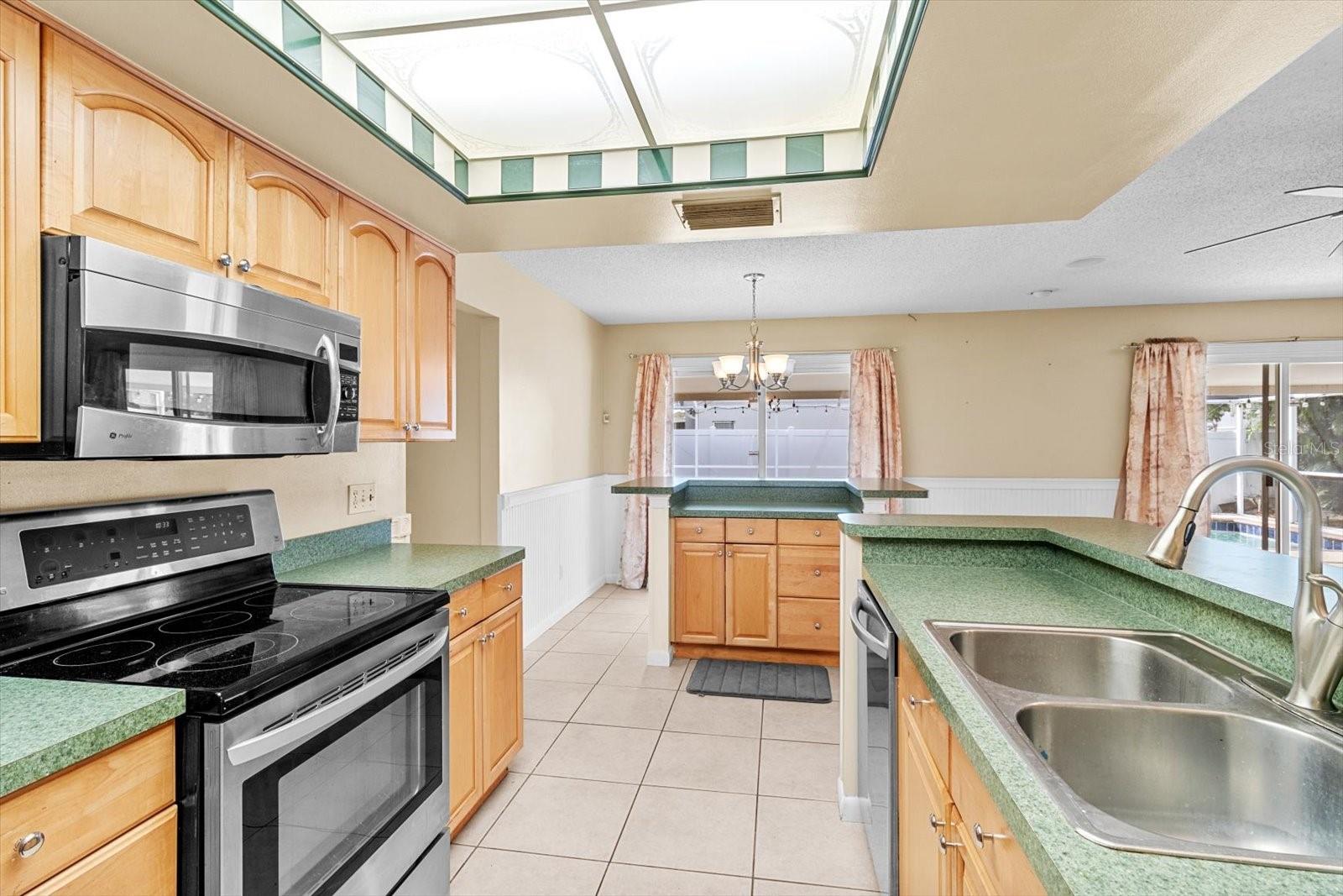 16201 COUNTRY CROSSING DR, TAMPA, FL, 33624