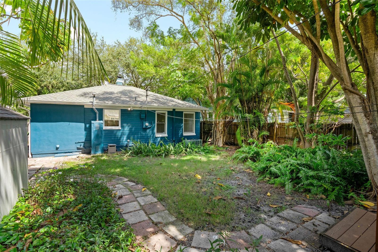 2526 DARTMOUTH AVE N, ST PETERSBURG, FL, 33713