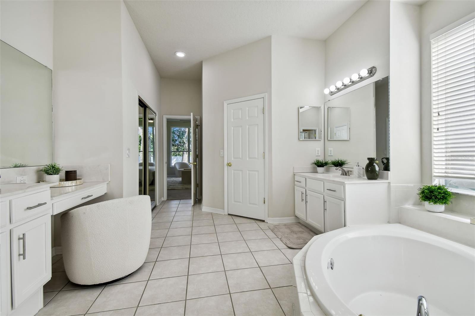 10244 SHADOW BRANCH DR, TAMPA, FL, 33647
