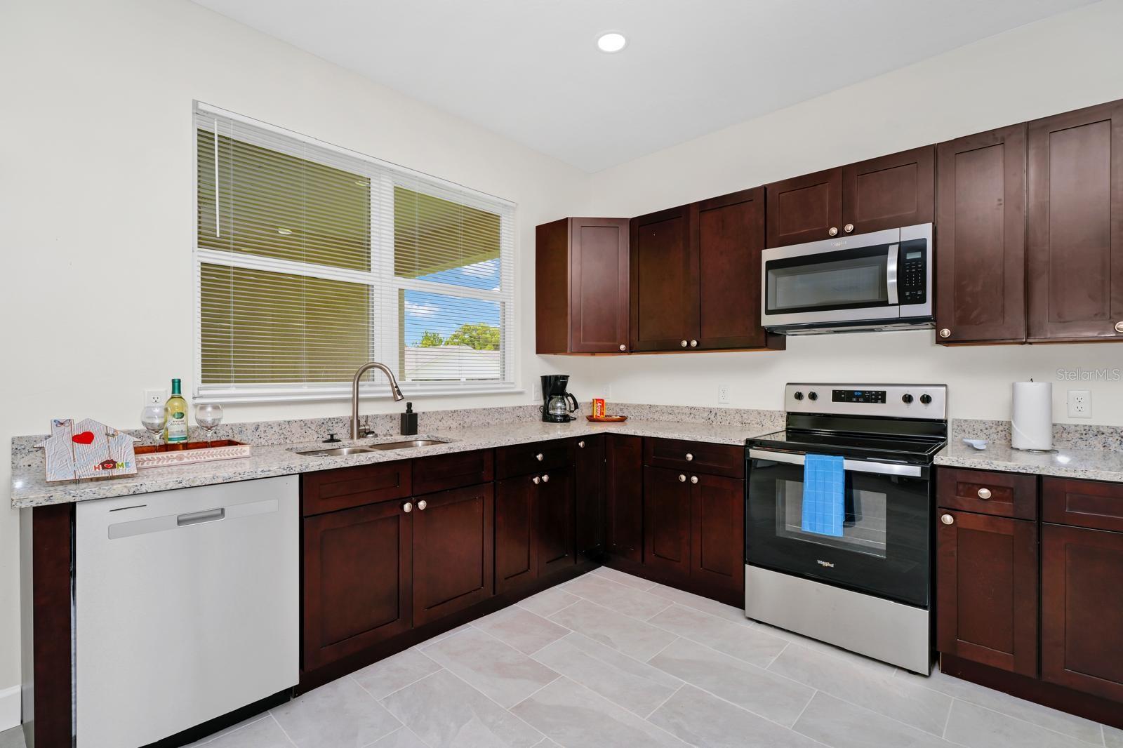 177 W OCALA ST, UMATILLA, FL, 32784