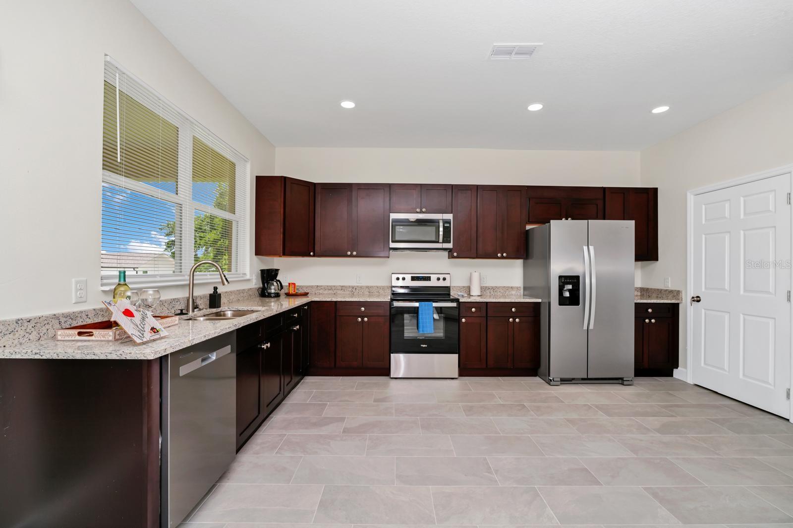 177 W OCALA ST, UMATILLA, FL, 32784