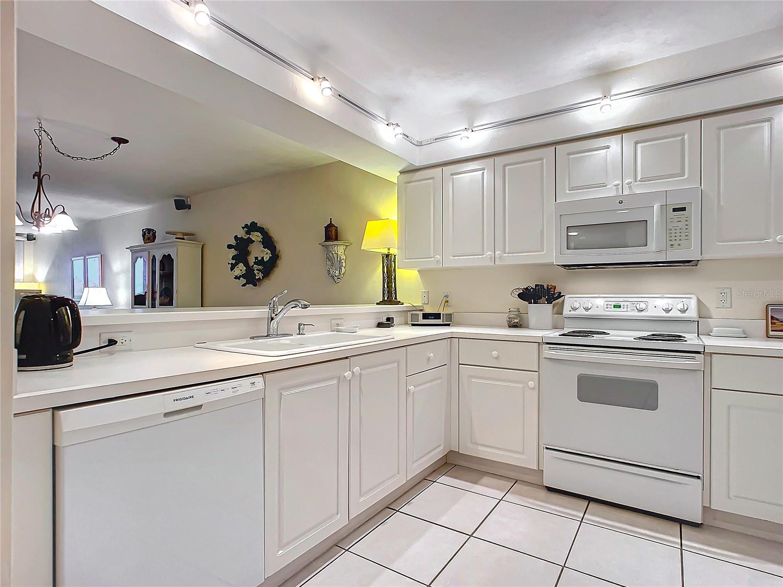 426 BOUCHELLE DR #303, NEW SMYRNA BEACH, FL, 32169