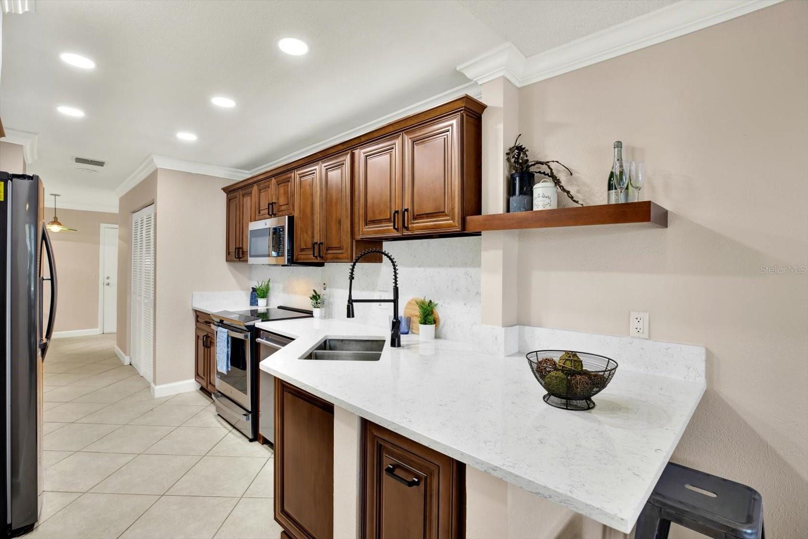 10416 SAINT TROPEZ PL, TAMPA, FL, 33615