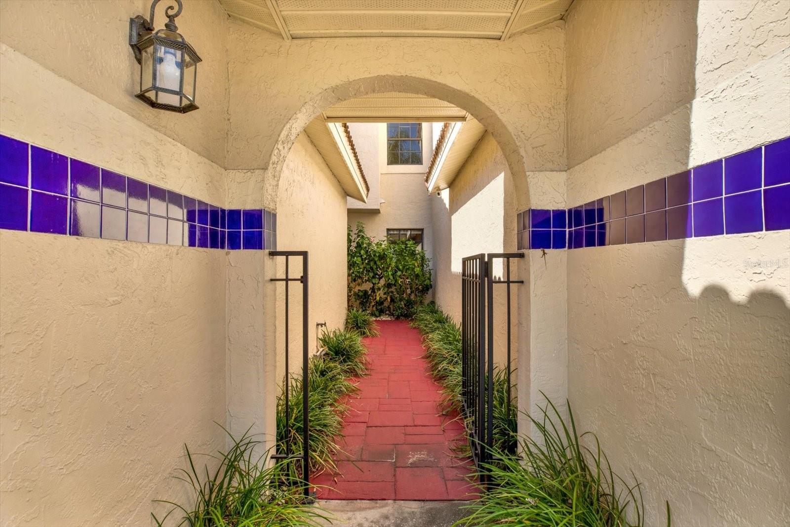 10416 SAINT TROPEZ PL, TAMPA, FL, 33615