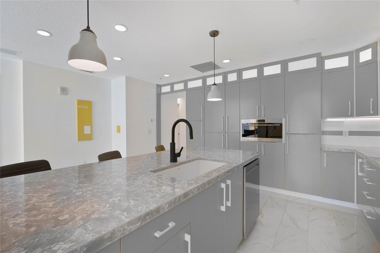 100 S EOLA DR #1112, ORLANDO, FL, 32801