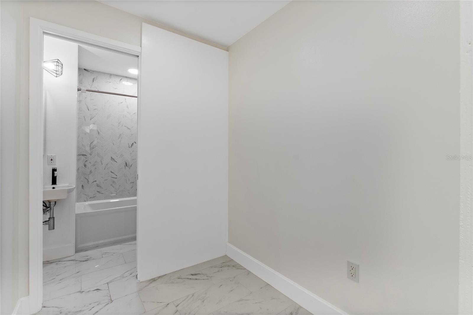 100 S EOLA DR #1112, ORLANDO, FL, 32801