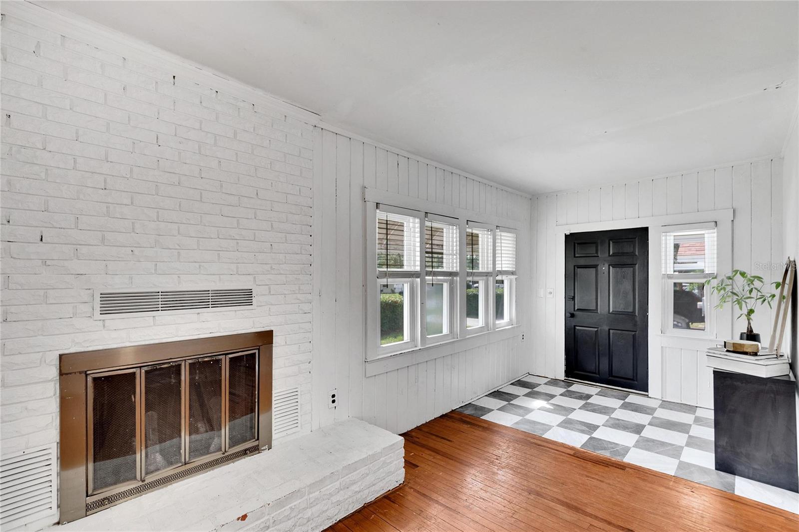 11718 N OLA AVE, TAMPA, FL, 33612