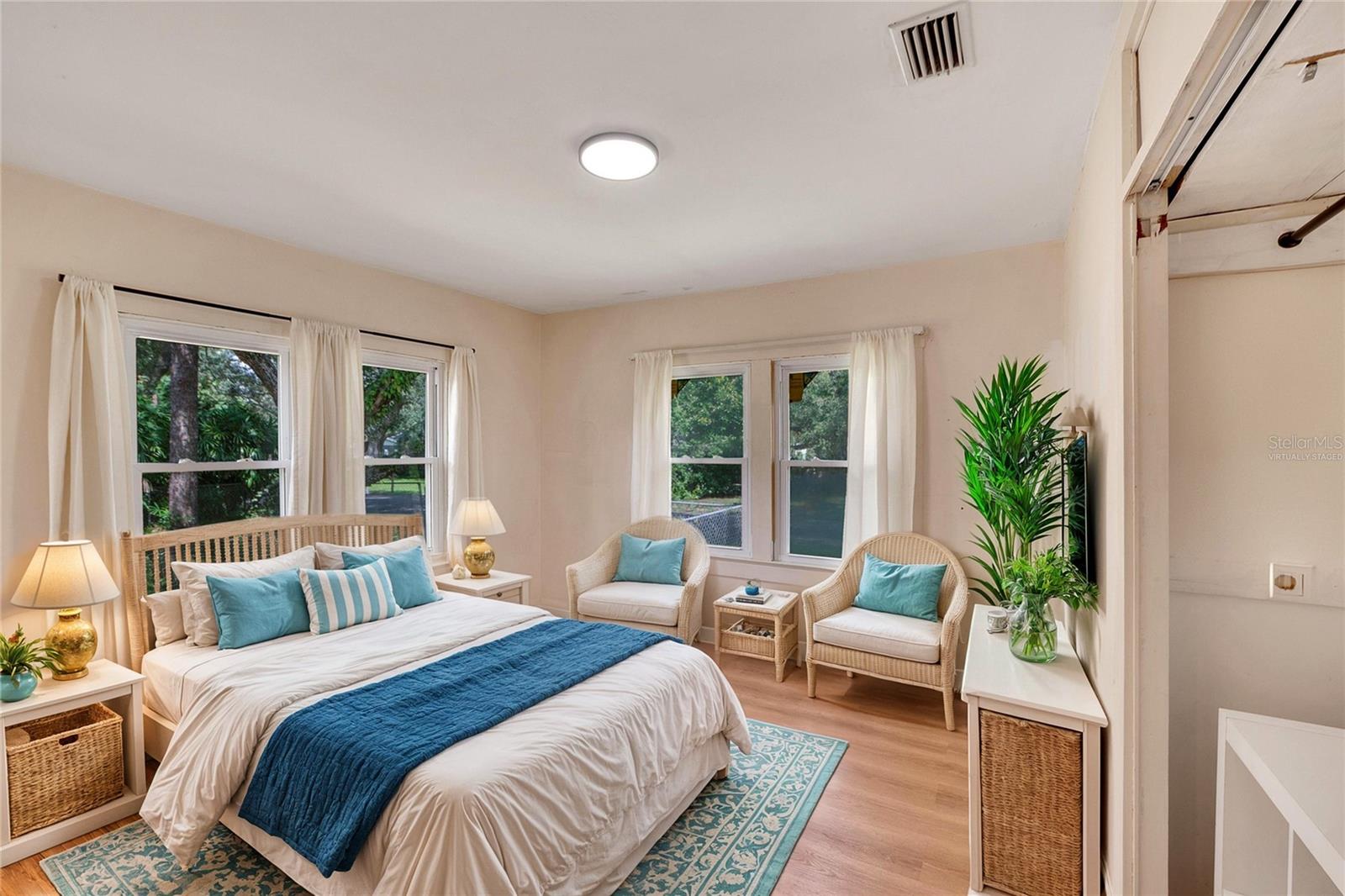 11718 N OLA AVE, TAMPA, FL, 33612