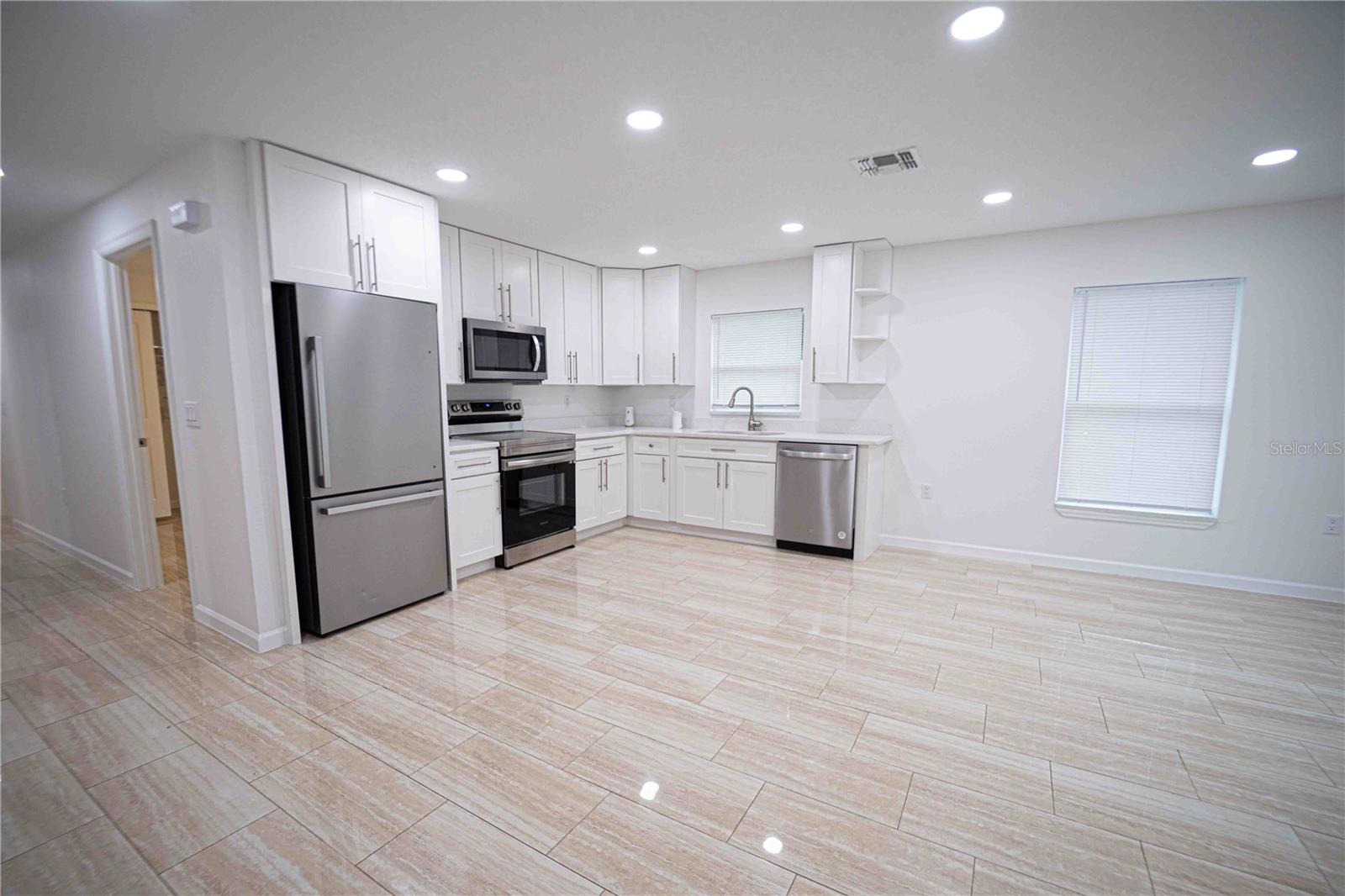 2258 CR 423, LAKE PANASOFFKEE, FL, 33538