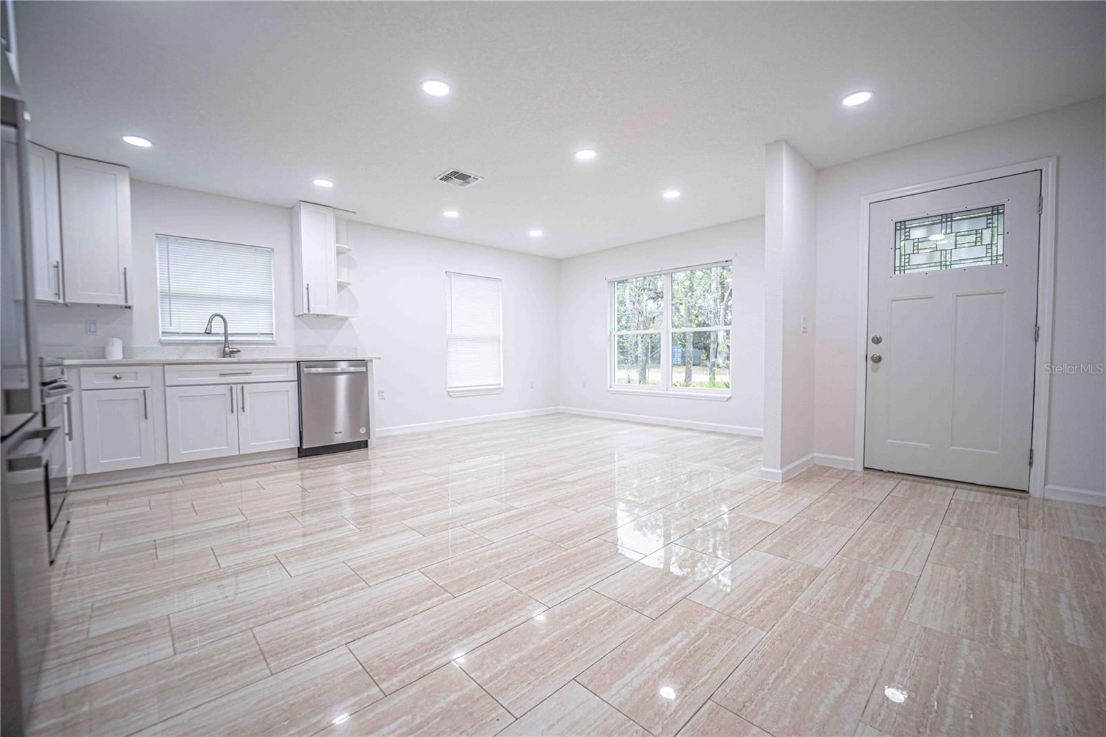 2258 CR 423, LAKE PANASOFFKEE, FL, 33538