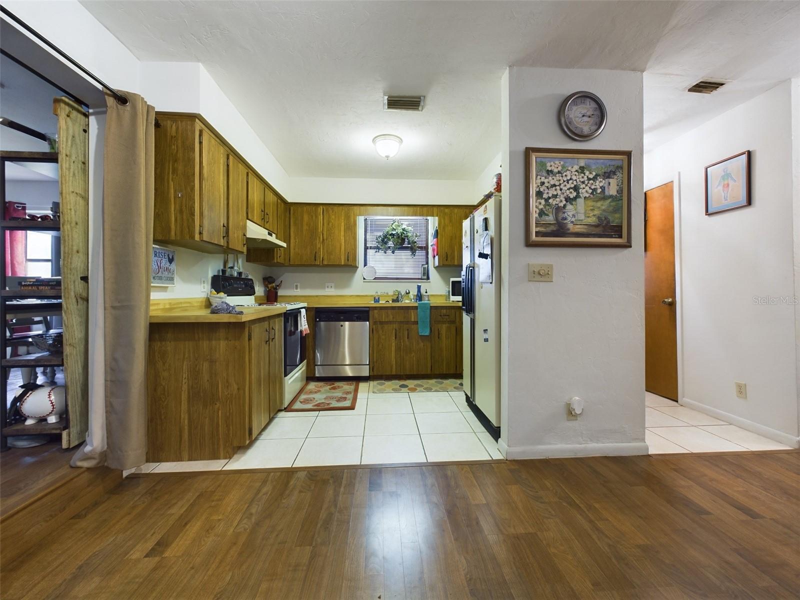 172 HOUR GLASS CIR, HAWTHORNE, FL, 32640