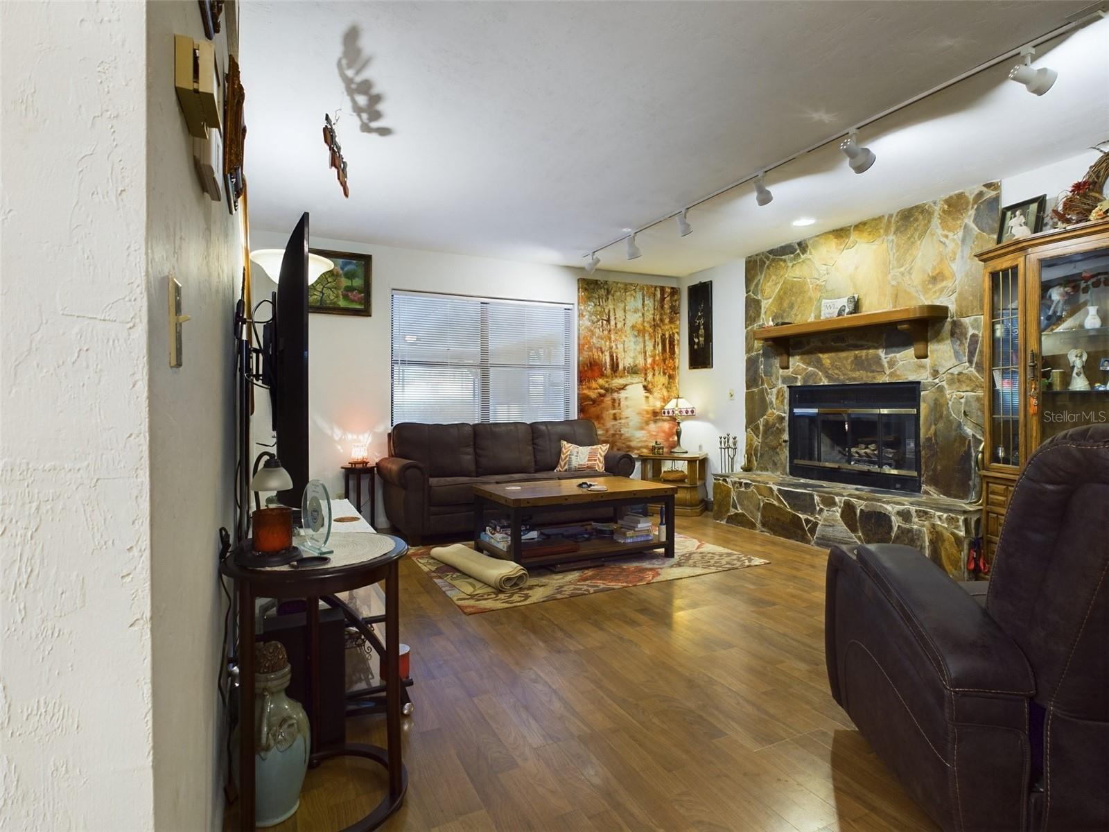 172 HOUR GLASS CIR, HAWTHORNE, FL, 32640
