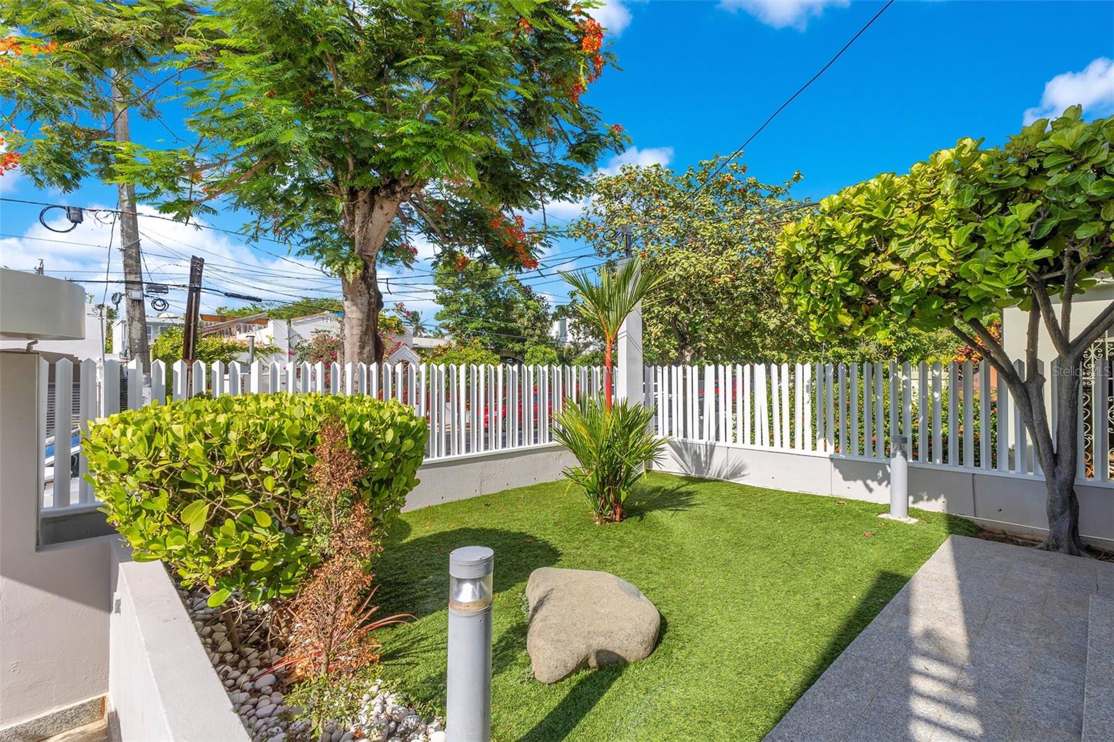 PR9108885 Property Photo