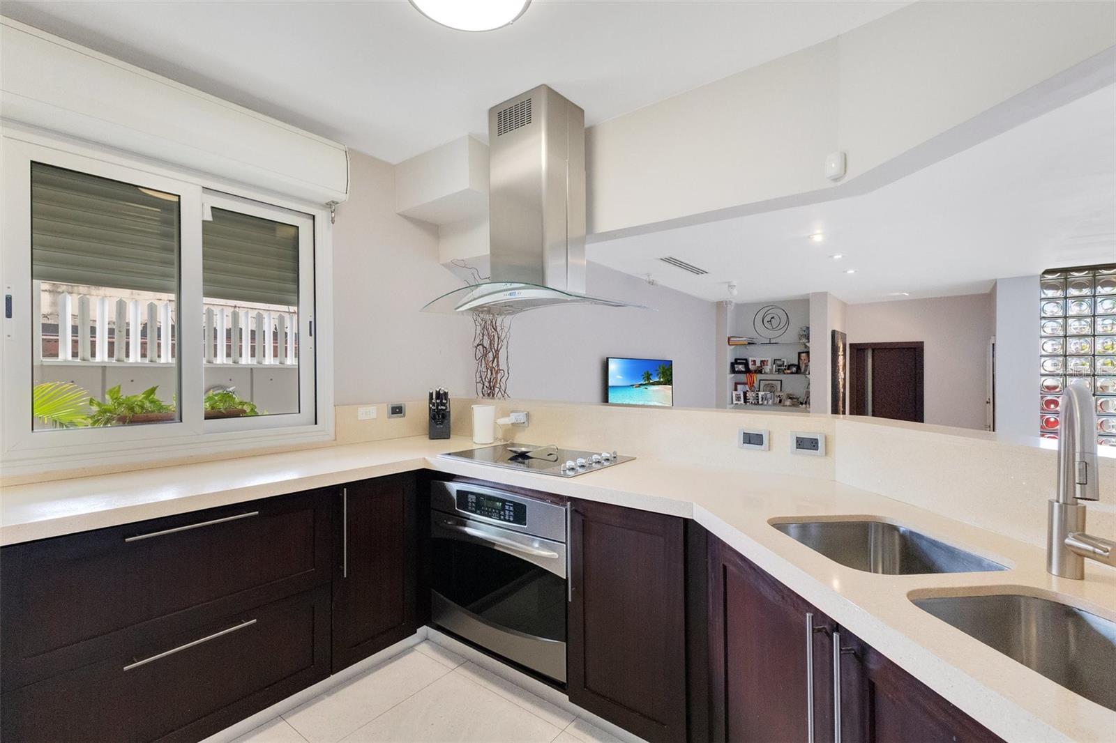 PR9108885 Property Photo