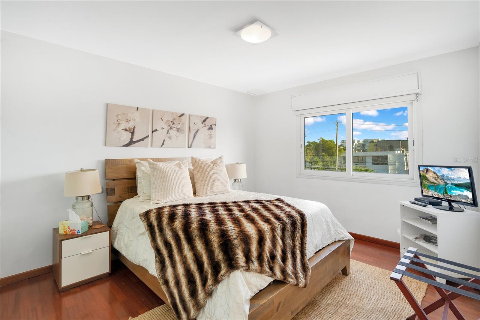 PR9108885 Property Photo