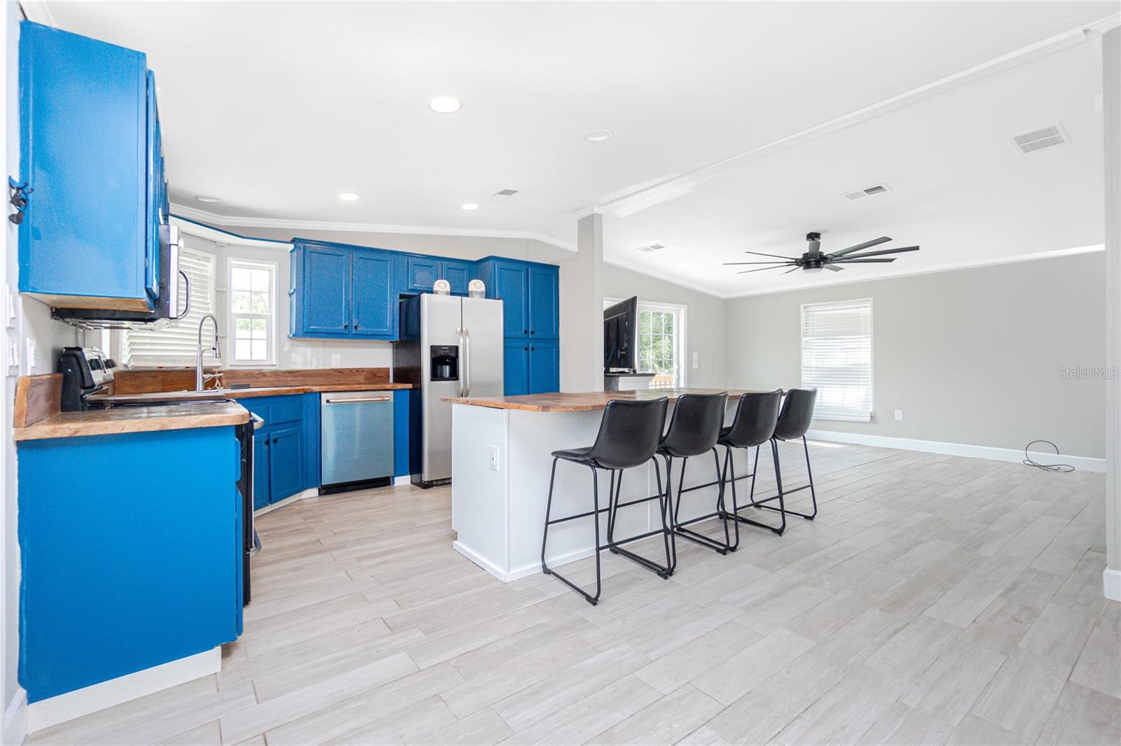 300 RIVER BLVD S, NOKOMIS, FL, 34275