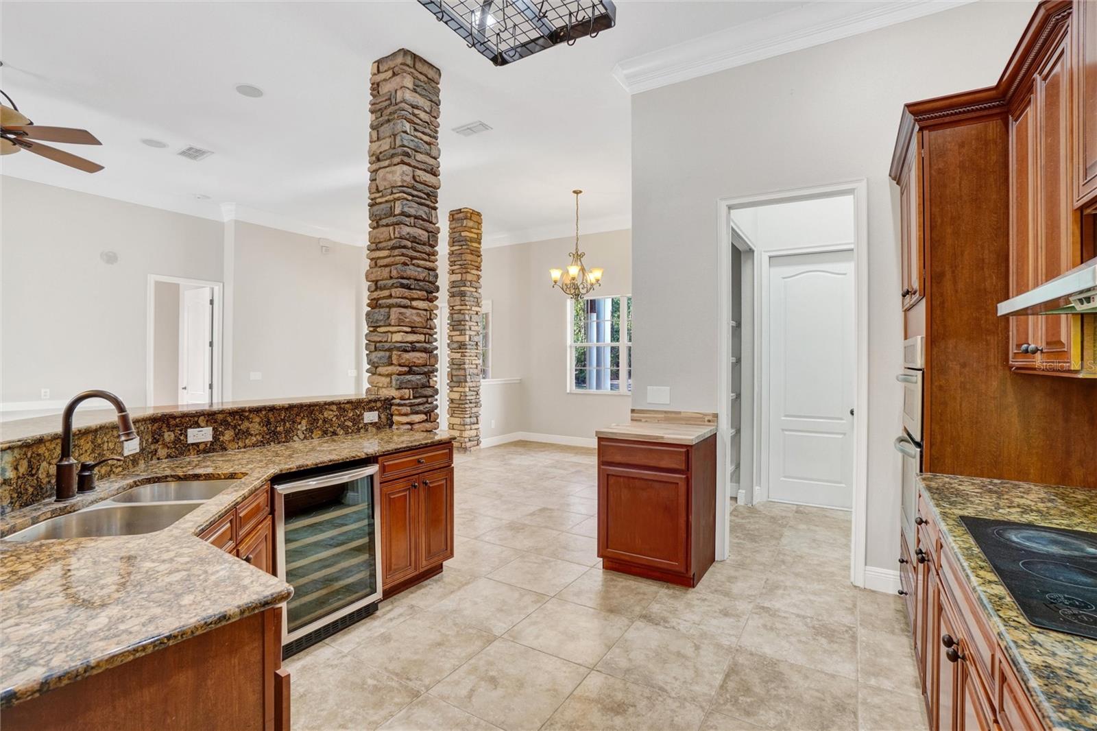 989 LEATHER FERN LN, MIMS, FL, 32754