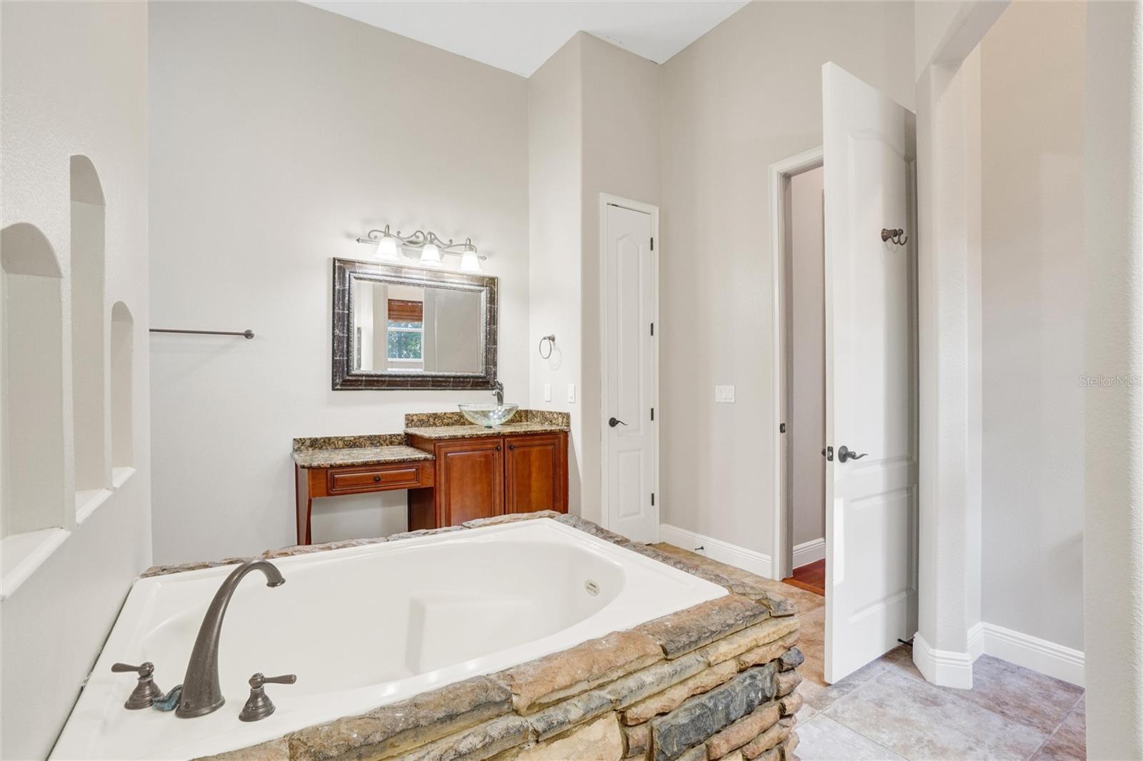 989 LEATHER FERN LN, MIMS, FL, 32754