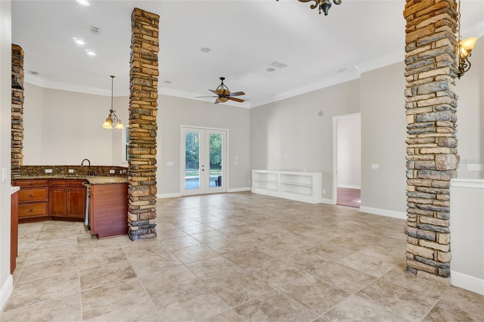989 LEATHER FERN LN, MIMS, FL, 32754