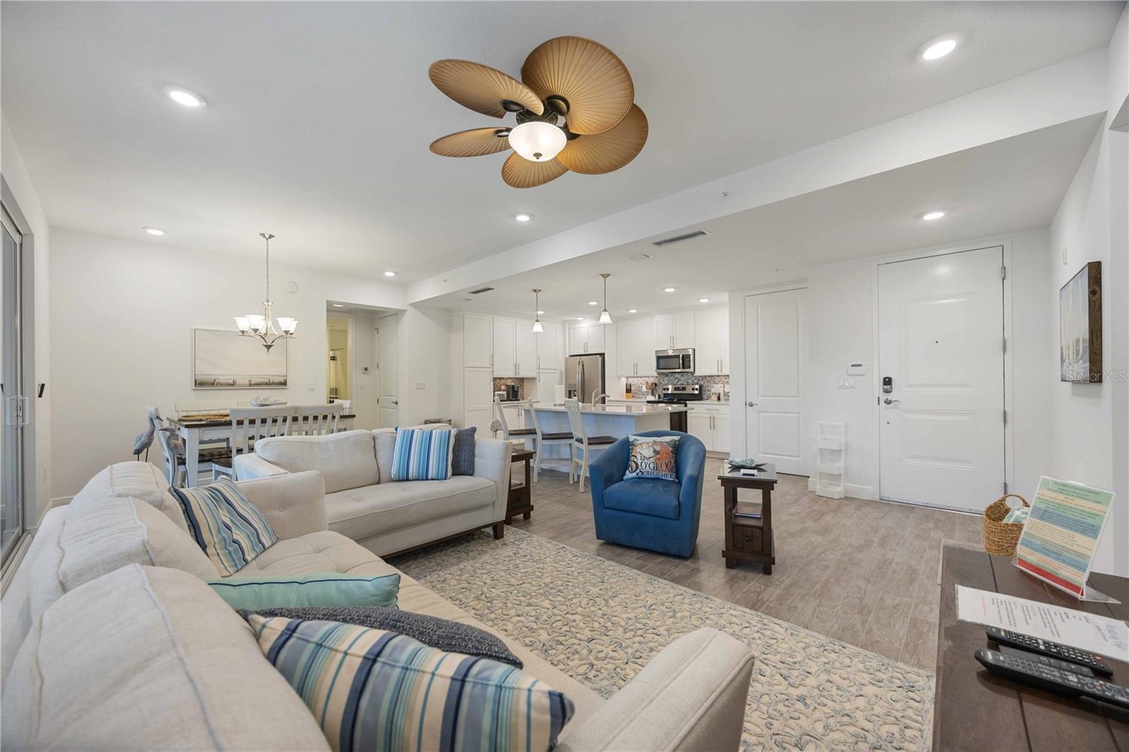 383 ARUBA CIR #101, BRADENTON, FL, 34209