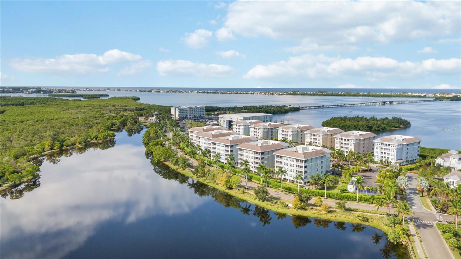 383 ARUBA CIR #101, BRADENTON, FL, 34209