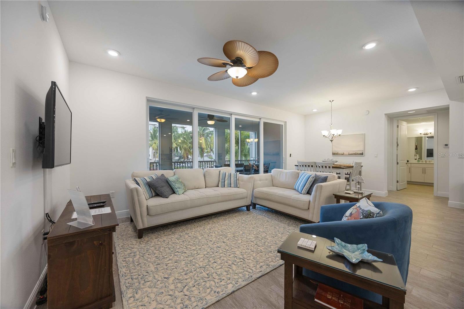 383 ARUBA CIR #101, BRADENTON, FL, 34209