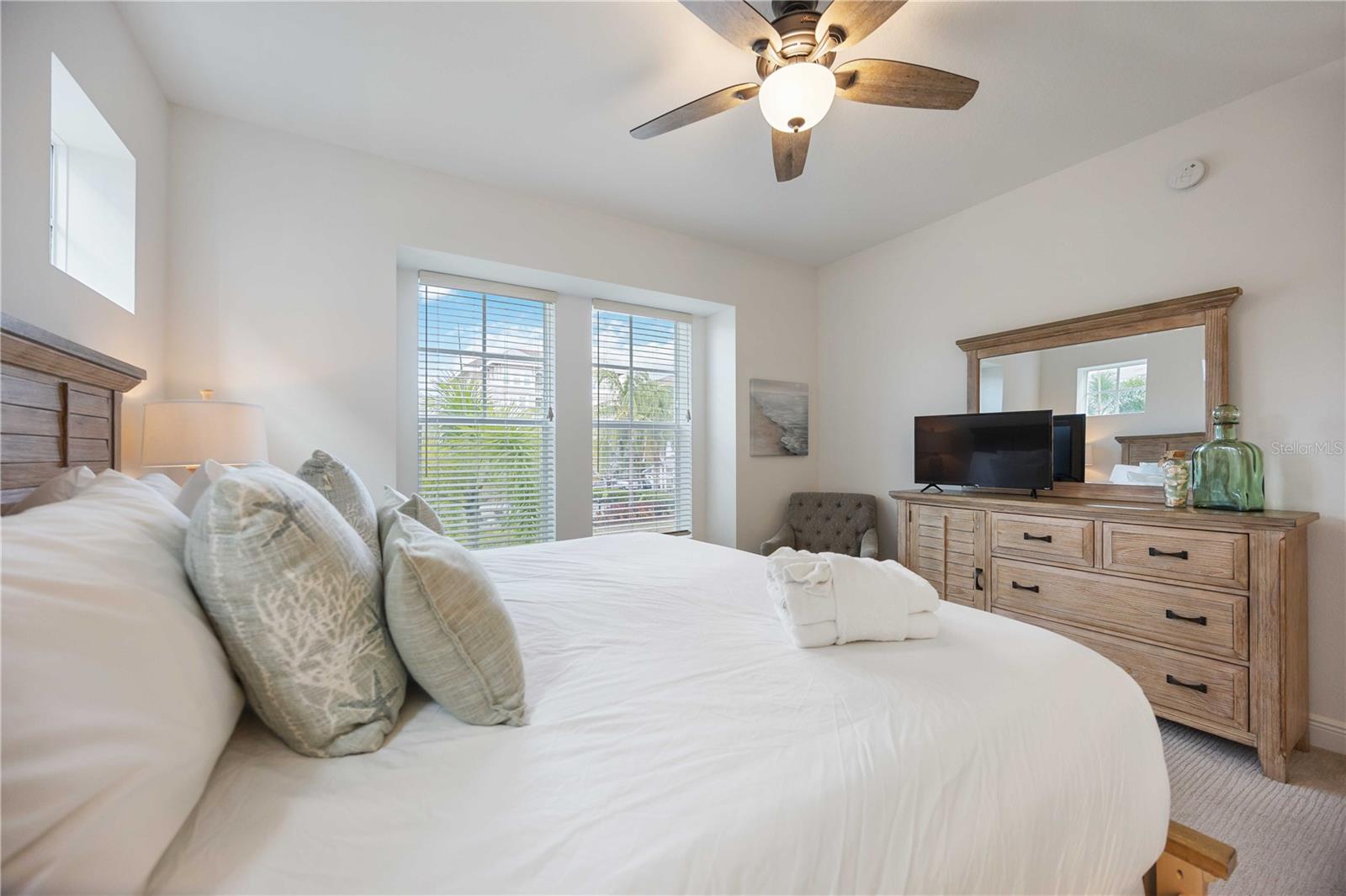 383 ARUBA CIR #101, BRADENTON, FL, 34209