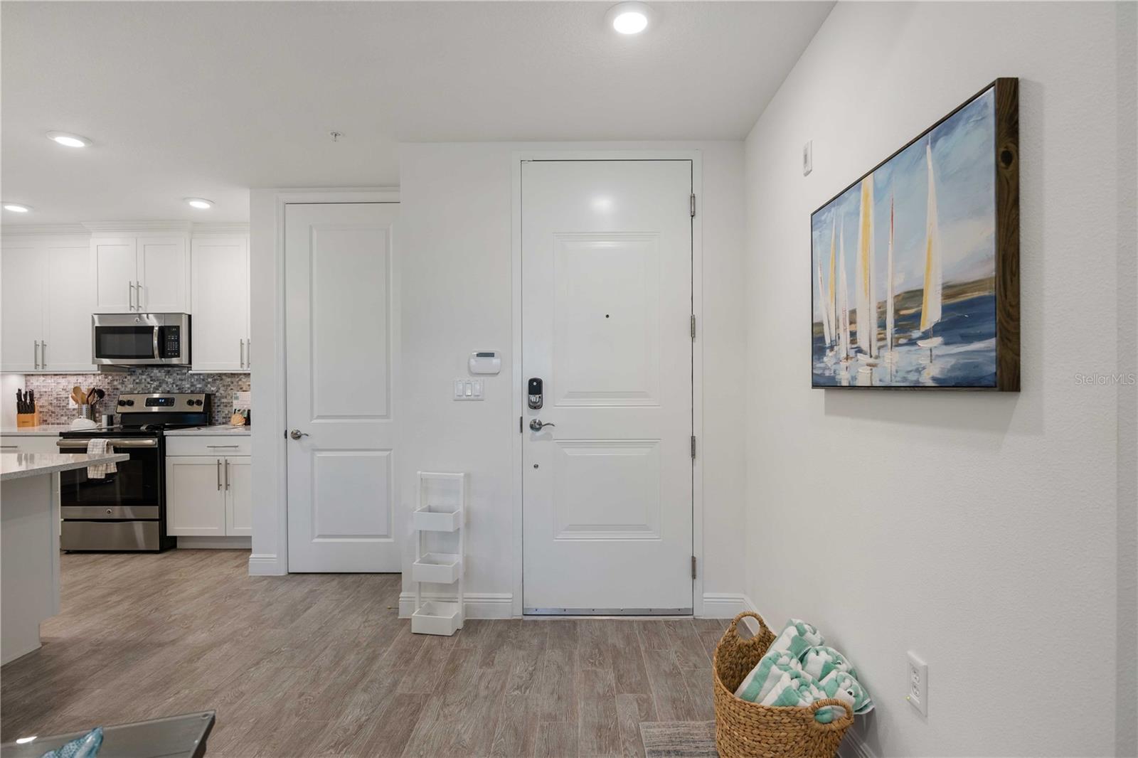 383 ARUBA CIR #101, BRADENTON, FL, 34209