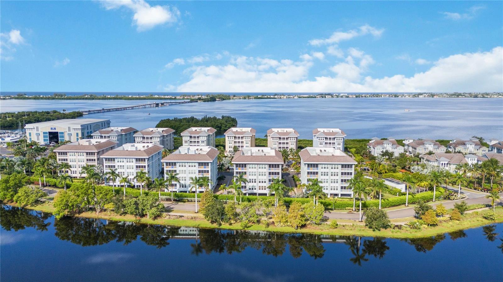 383 ARUBA CIR #101, BRADENTON, FL, 34209