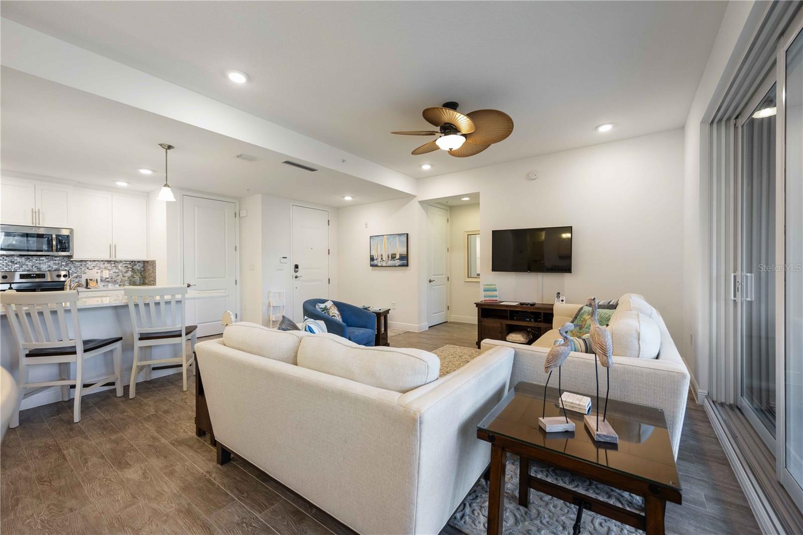 383 ARUBA CIR #101, BRADENTON, FL, 34209