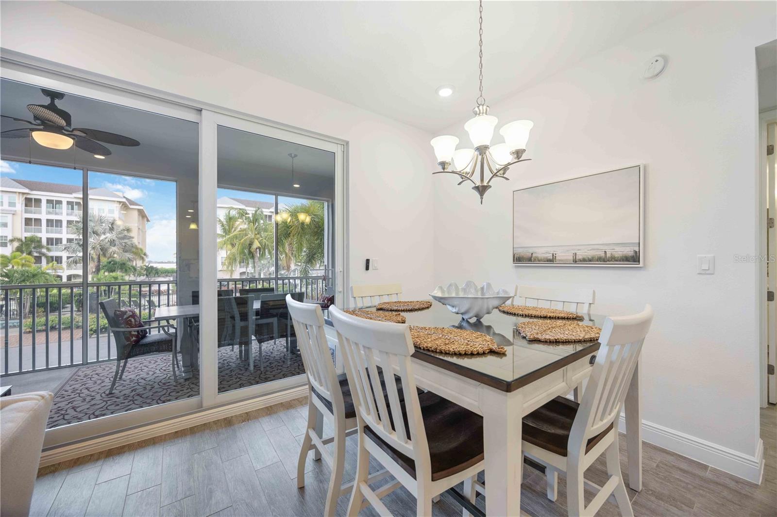 383 ARUBA CIR #101, BRADENTON, FL, 34209