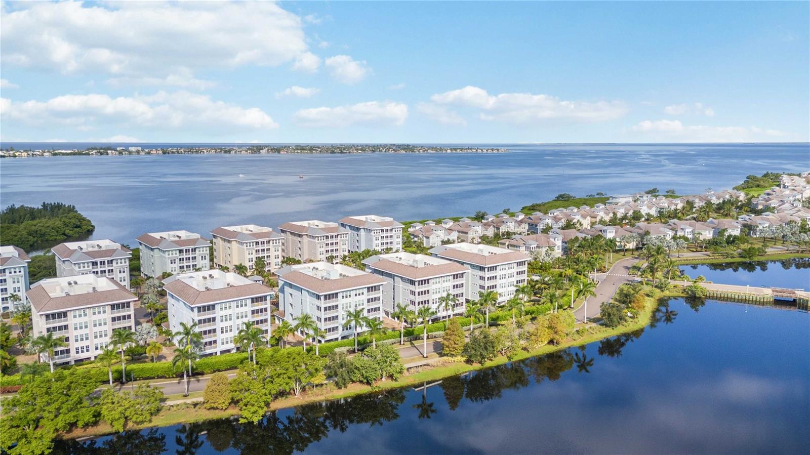 383 ARUBA CIR #101, BRADENTON, FL, 34209