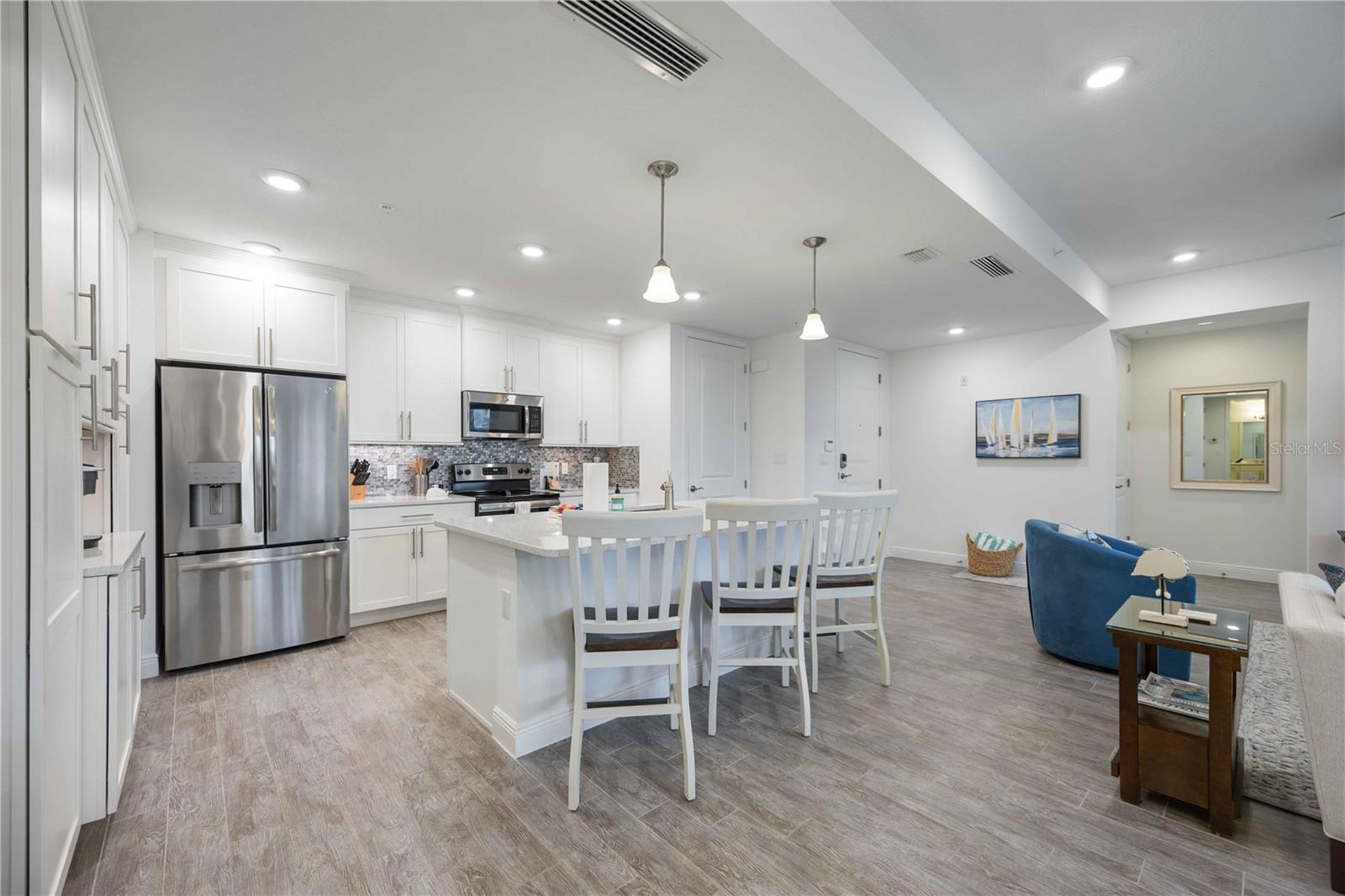 383 ARUBA CIR #101, BRADENTON, FL, 34209
