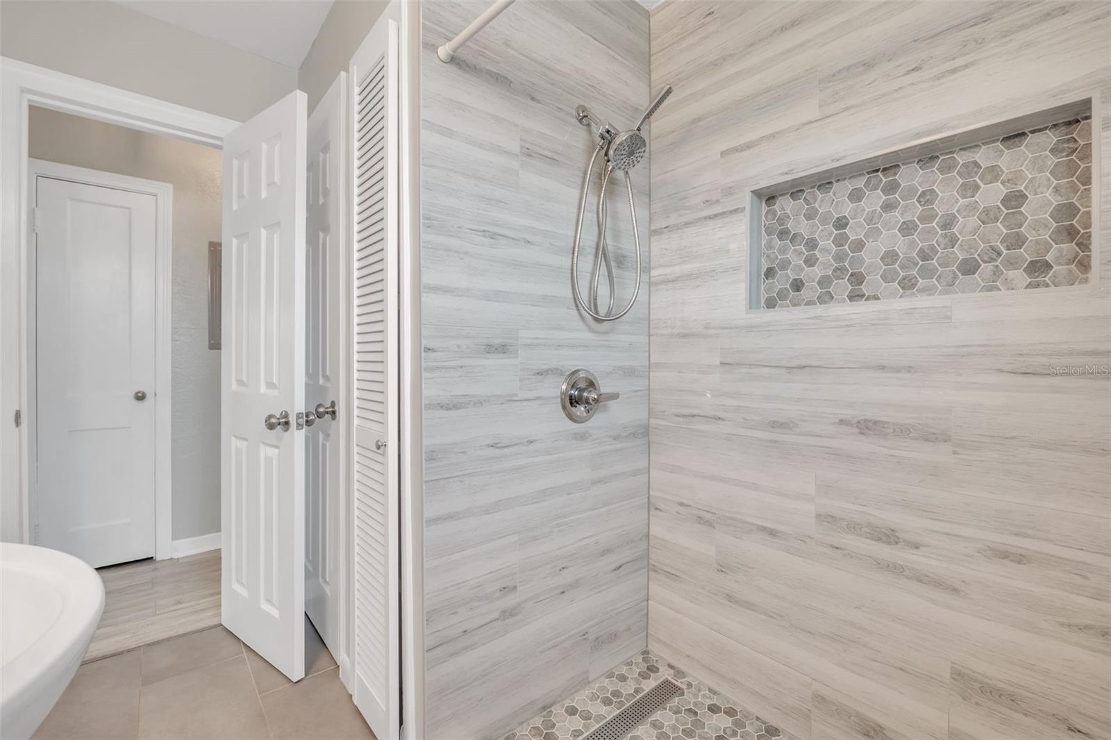 2110 N OLEANDER AVE, DAYTONA BEACH, FL, 32118