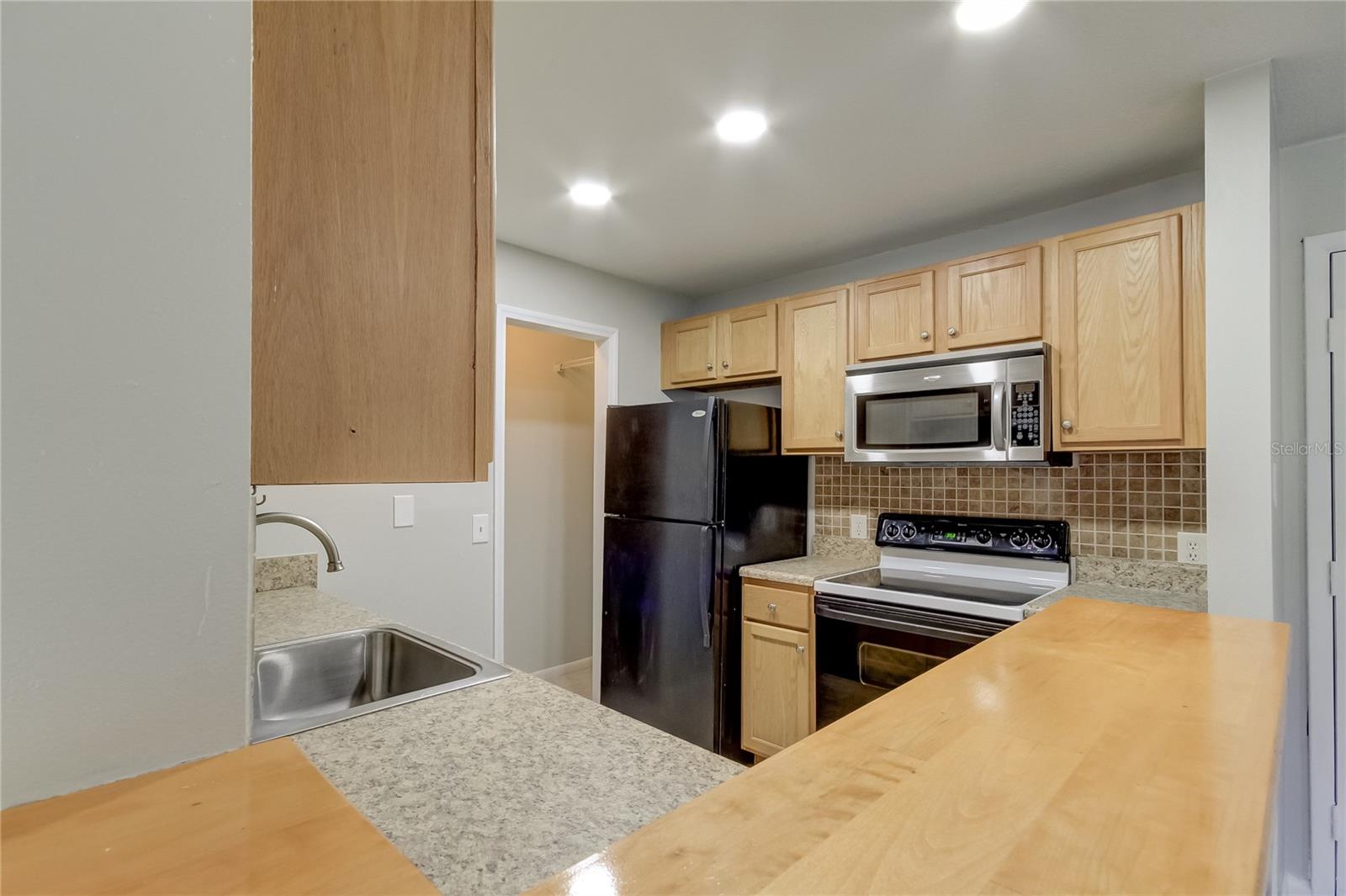 15215 AMBERLY DR #206, TAMPA, FL, 33647