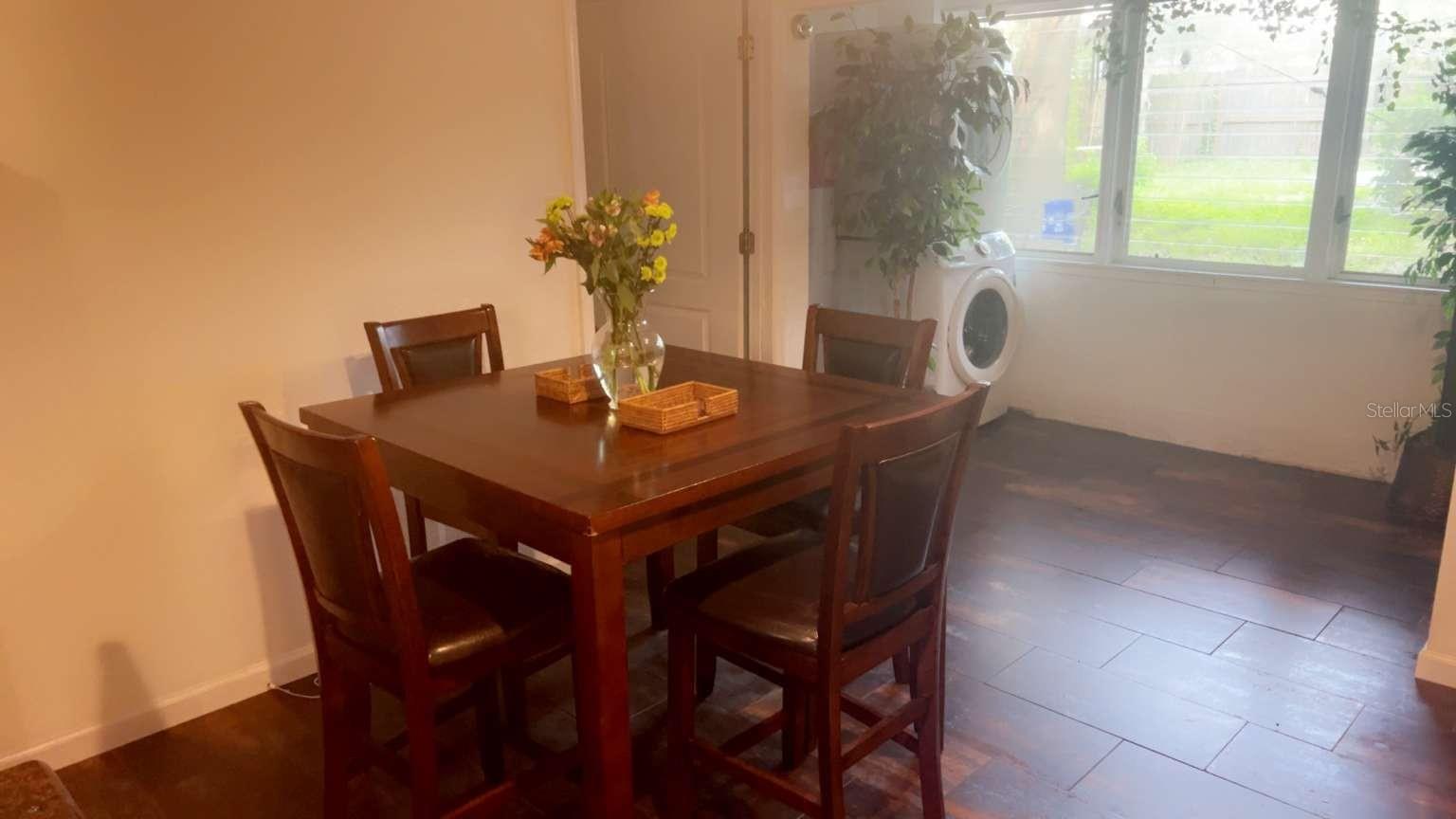 1015 LAKE EMERALD DR, ORLANDO, FL, 32806