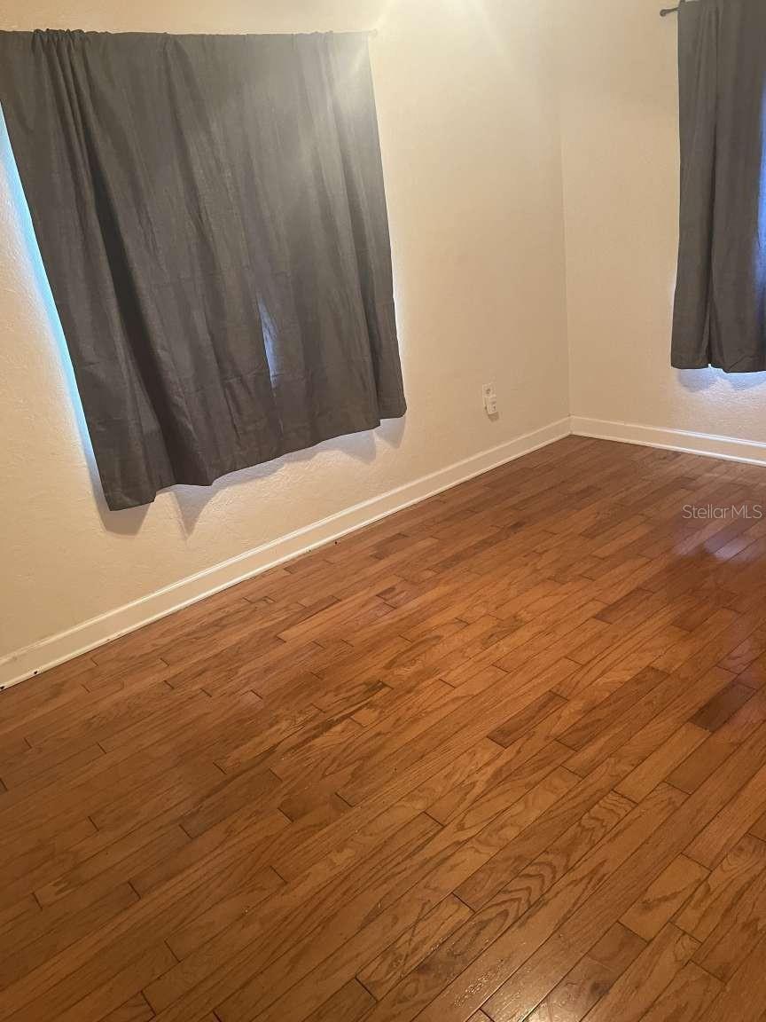 1015 LAKE EMERALD DR, ORLANDO, FL, 32806