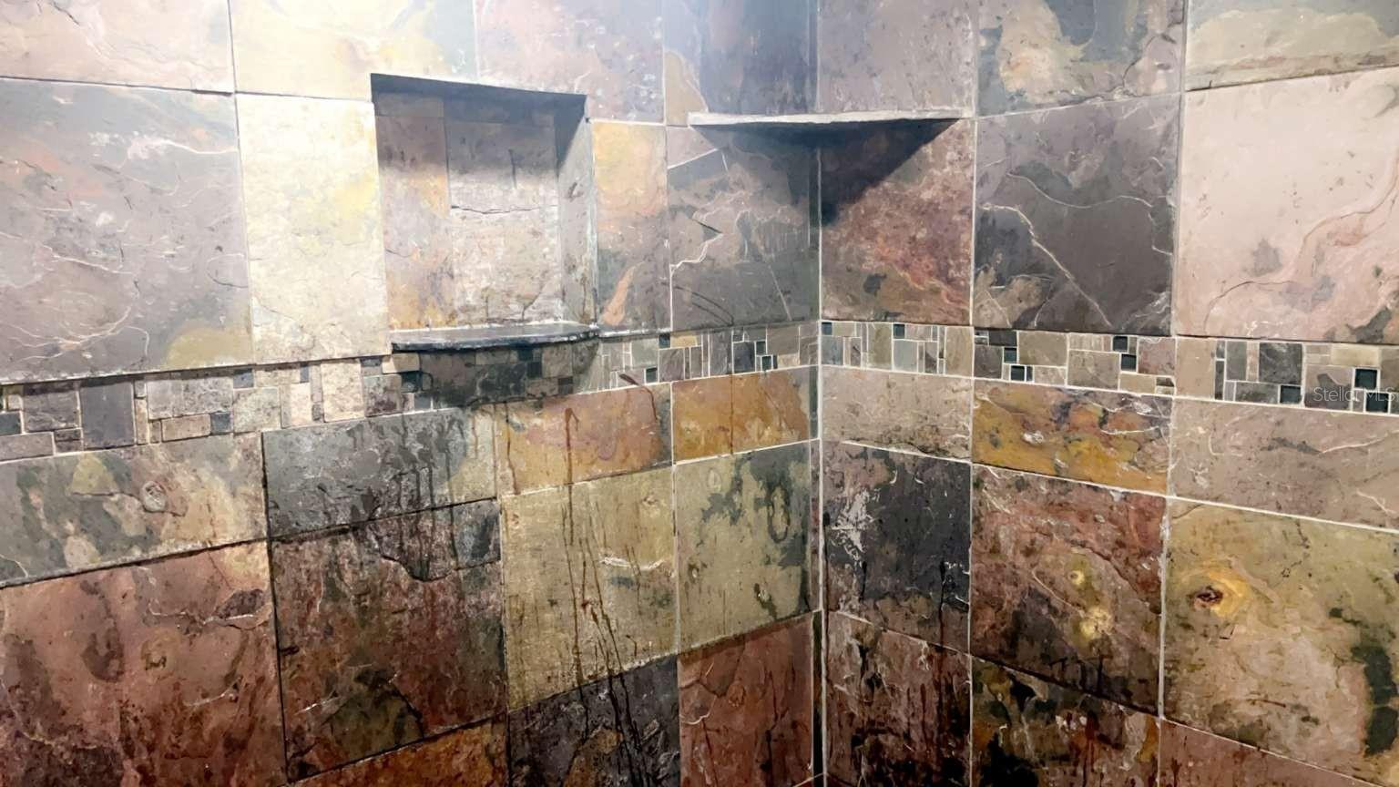 1015 LAKE EMERALD DR, ORLANDO, FL, 32806