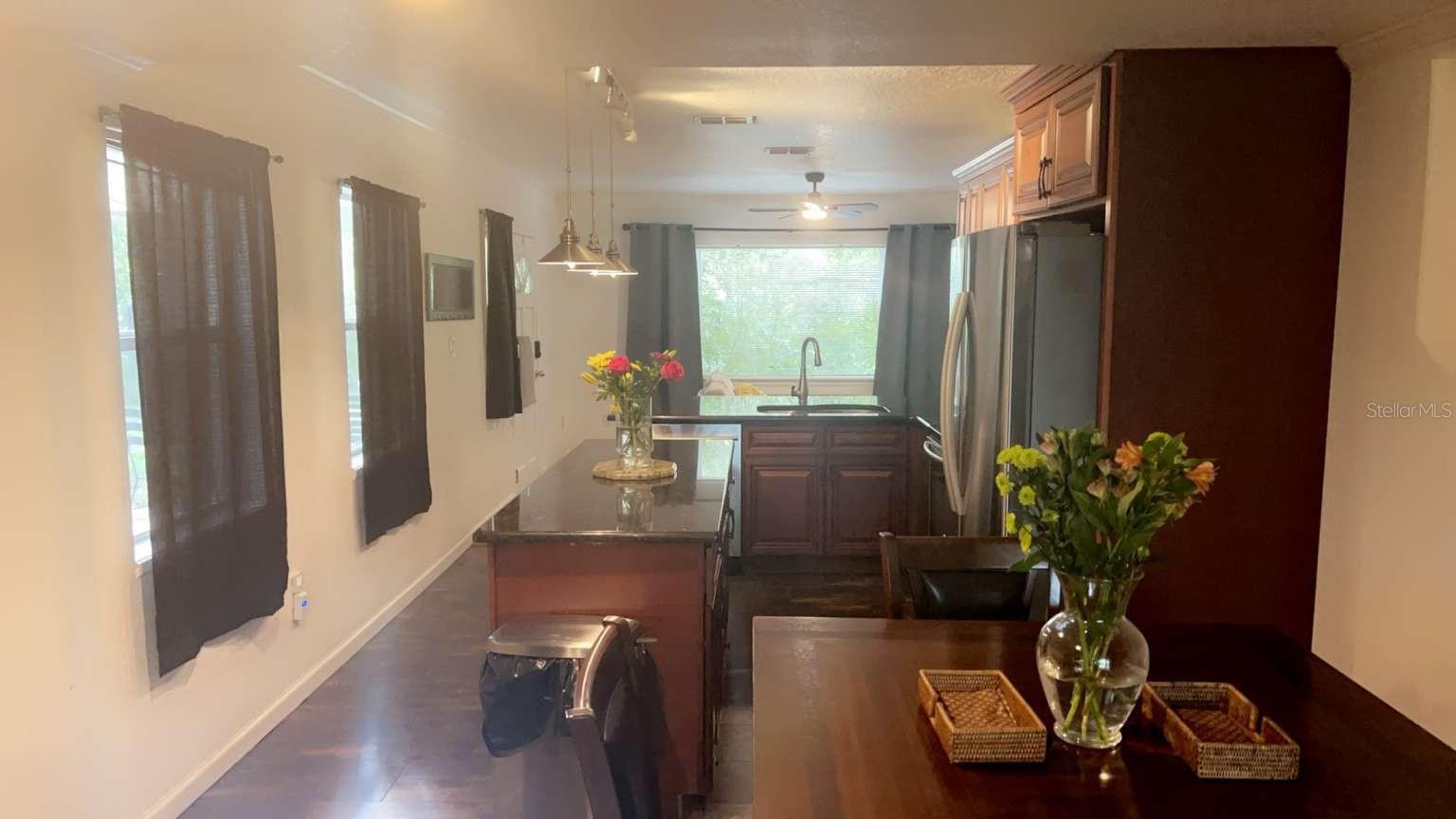 1015 LAKE EMERALD DR, ORLANDO, FL, 32806