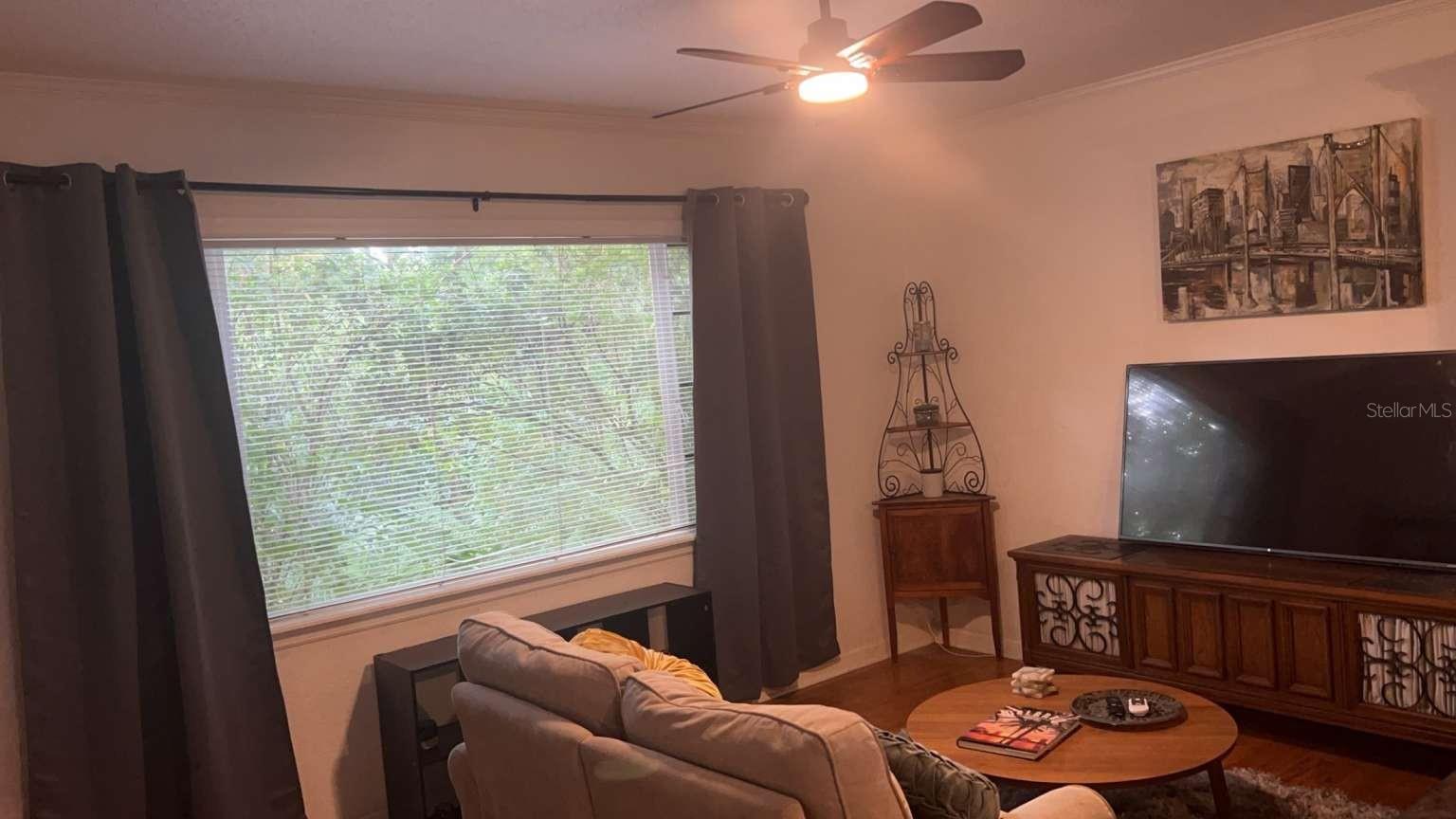 1015 LAKE EMERALD DR, ORLANDO, FL, 32806