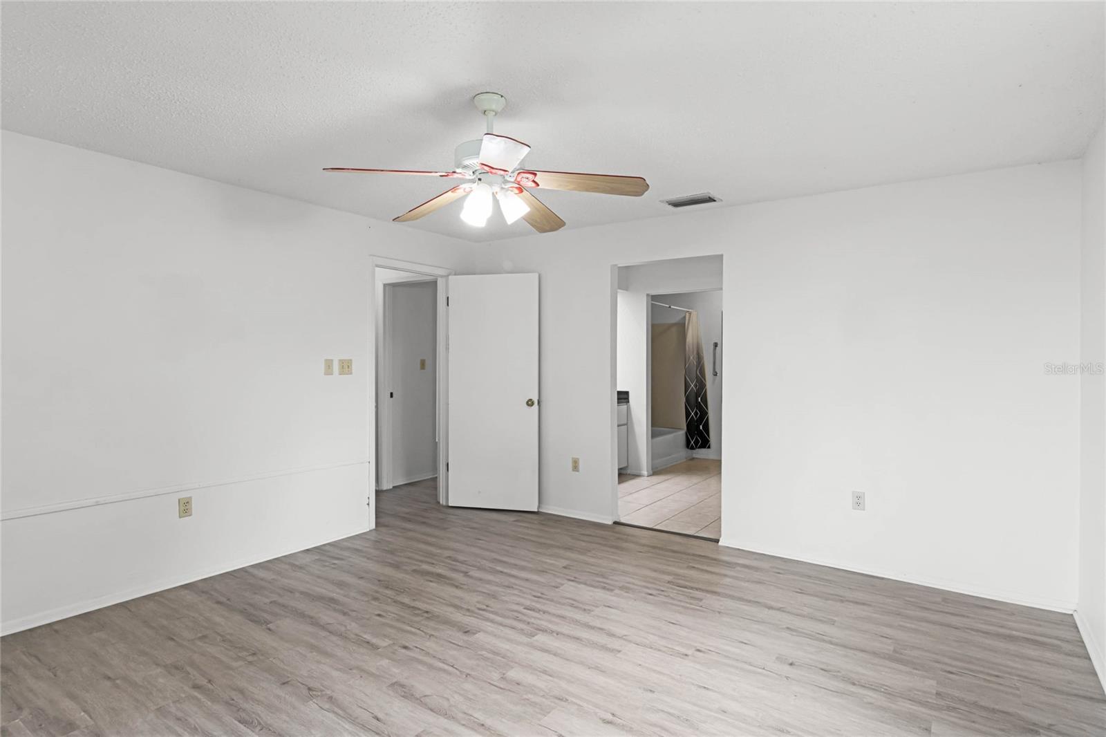 405 W 4TH CT, FROSTPROOF, FL, 33843