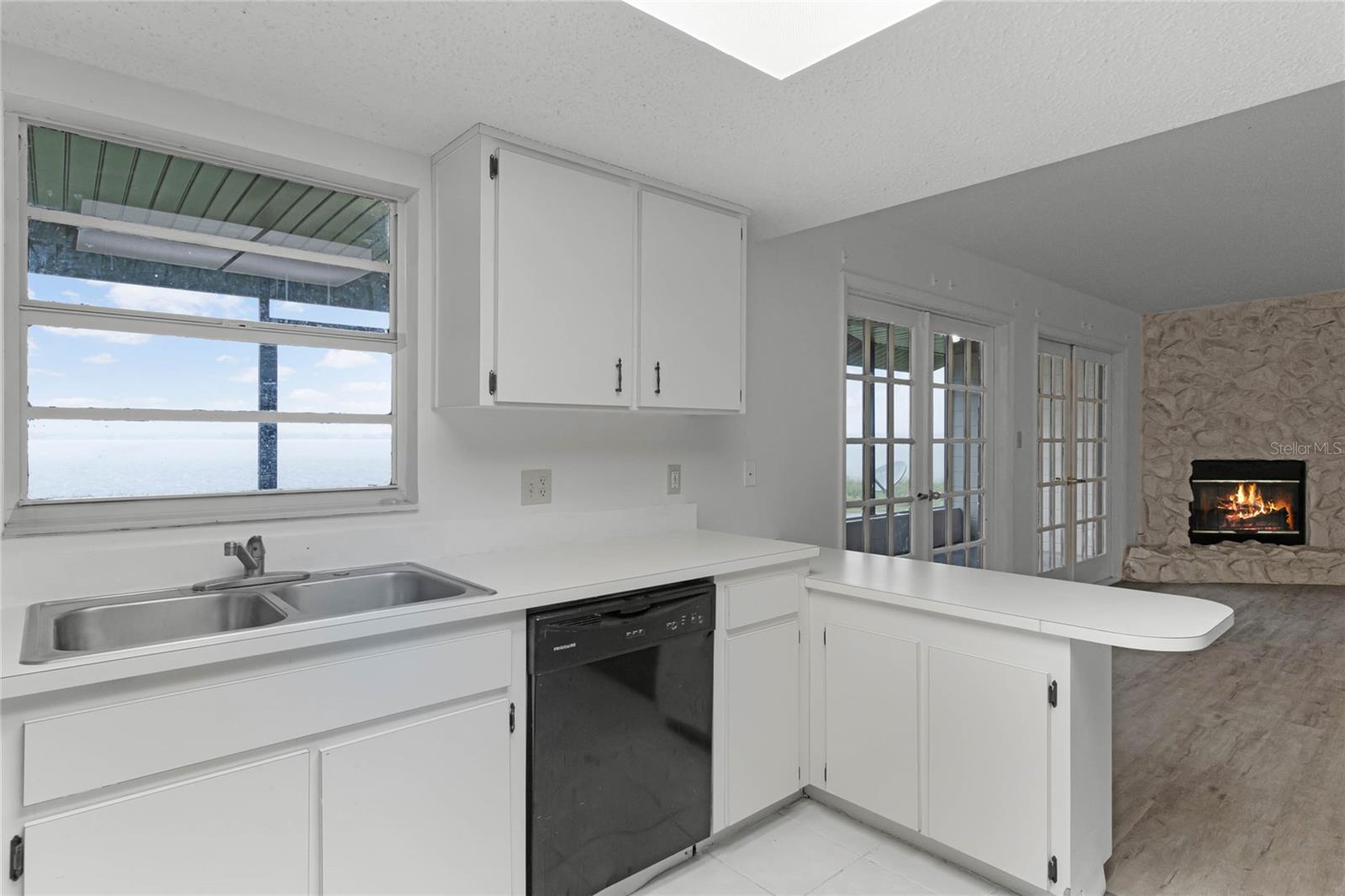 405 W 4TH CT, FROSTPROOF, FL, 33843