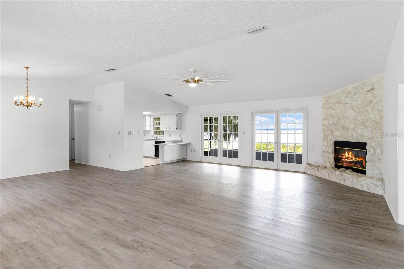 405 W 4TH CT, FROSTPROOF, FL, 33843