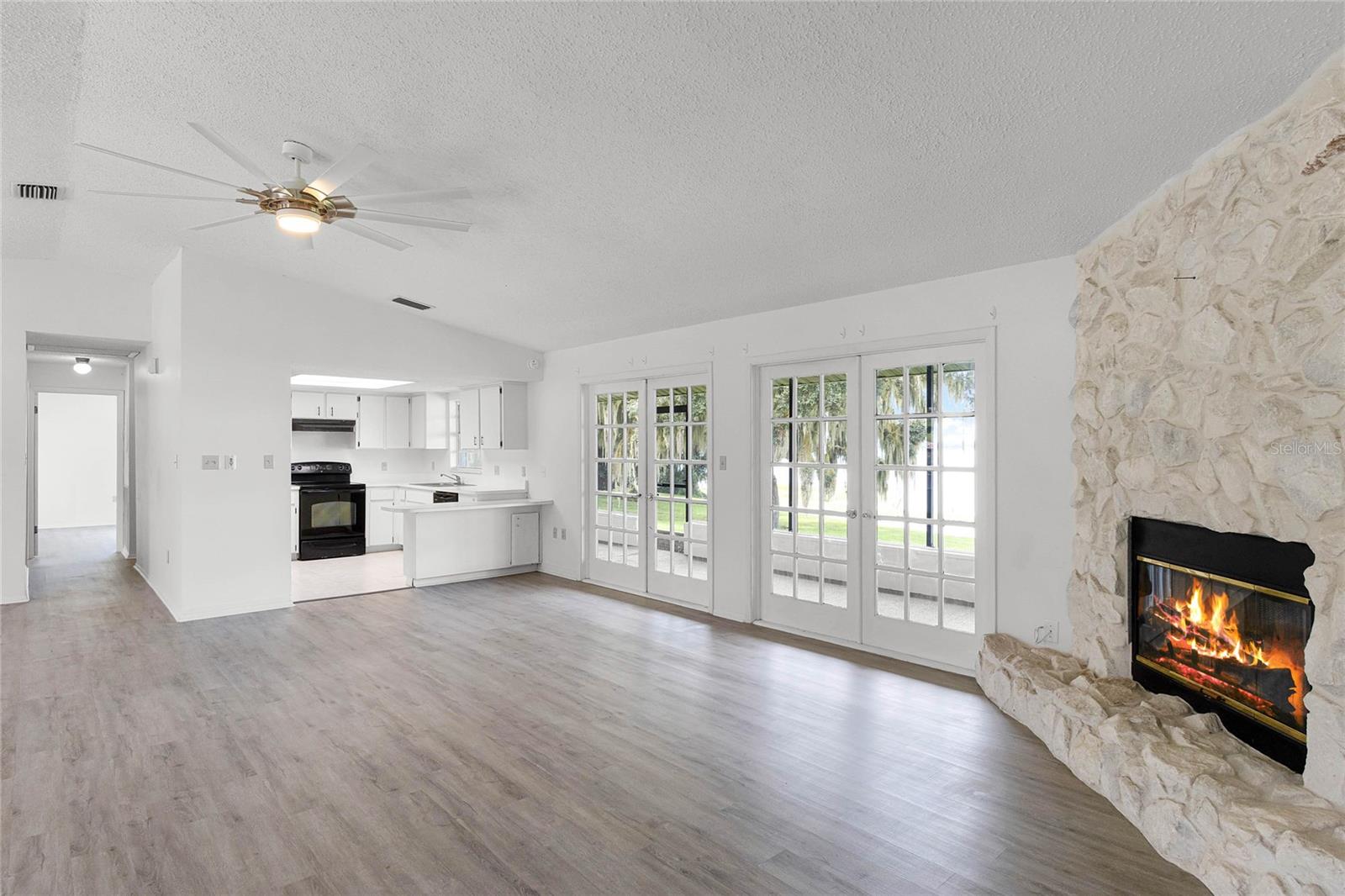 405 W 4TH CT, FROSTPROOF, FL, 33843