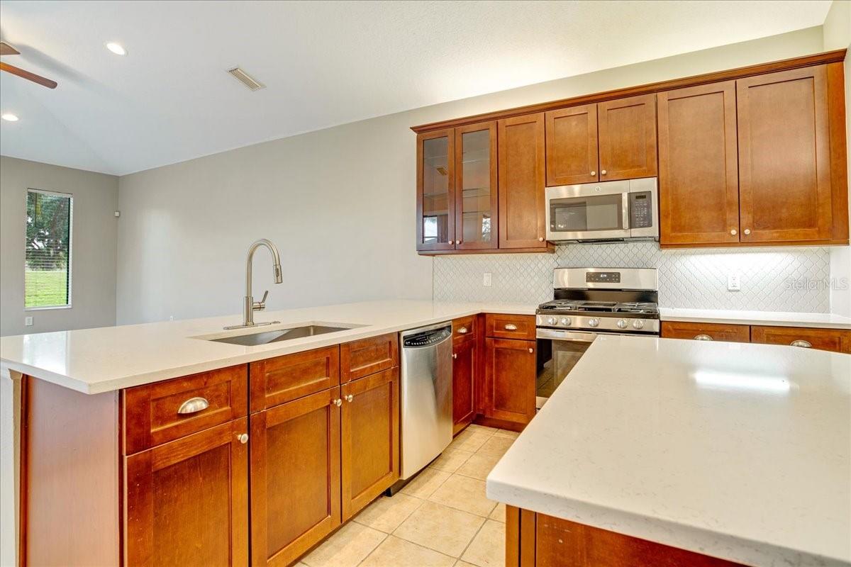 235 DAHLIA CT, BRADENTON, FL, 34212