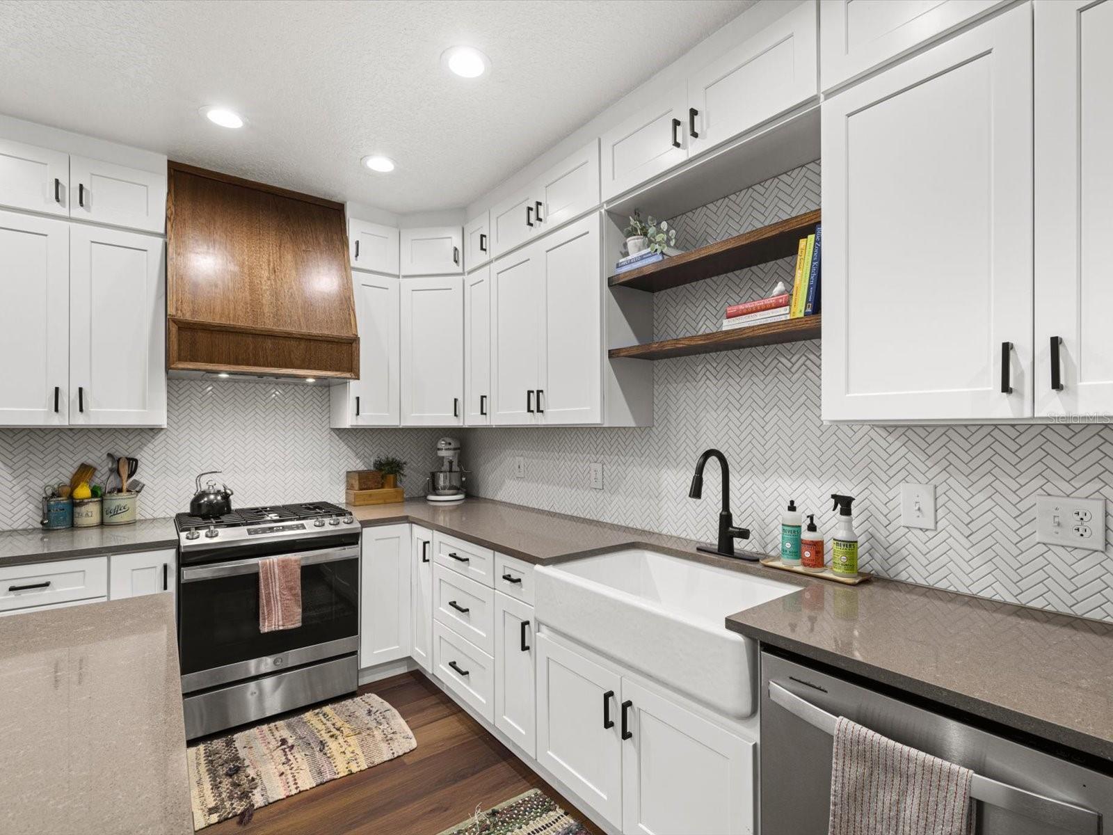 1705 WHARF RD, SARASOTA, FL, 34231