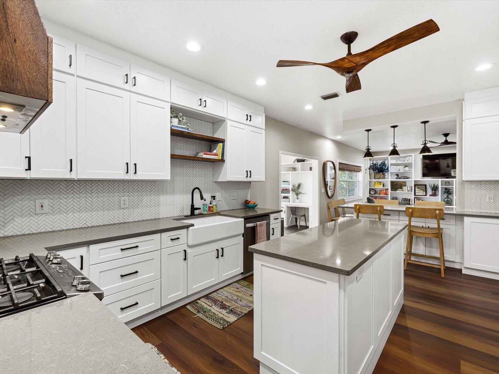 1705 WHARF RD, SARASOTA, FL, 34231