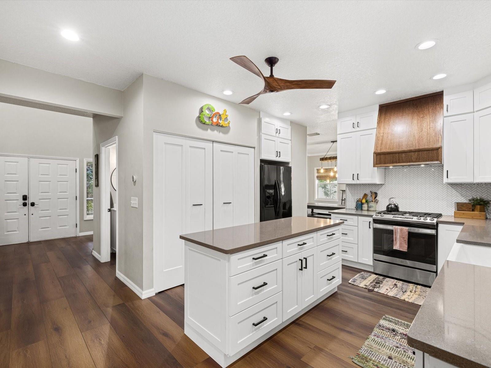 1705 WHARF RD, SARASOTA, FL, 34231