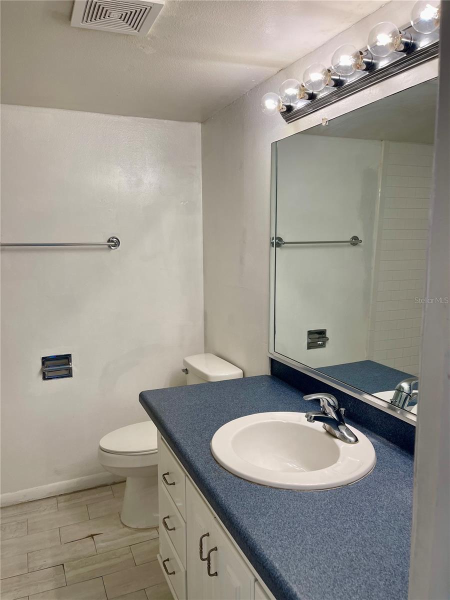 2525 W BAY DR #B32, LARGO, FL, 33770